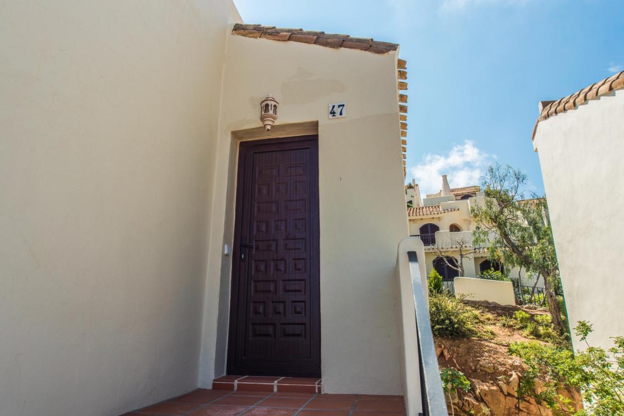 Villa Mediterránea: Spacious Luxury with Sea Views Atamaria Exterior photo